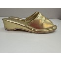 Womens Unbranded Gold Shiny Wedged Sandles Size 7 Medium